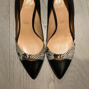 Black/python Italian pumps